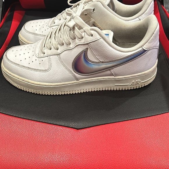 Nike Air Force 1 Iridescent - Picture 2 of 8